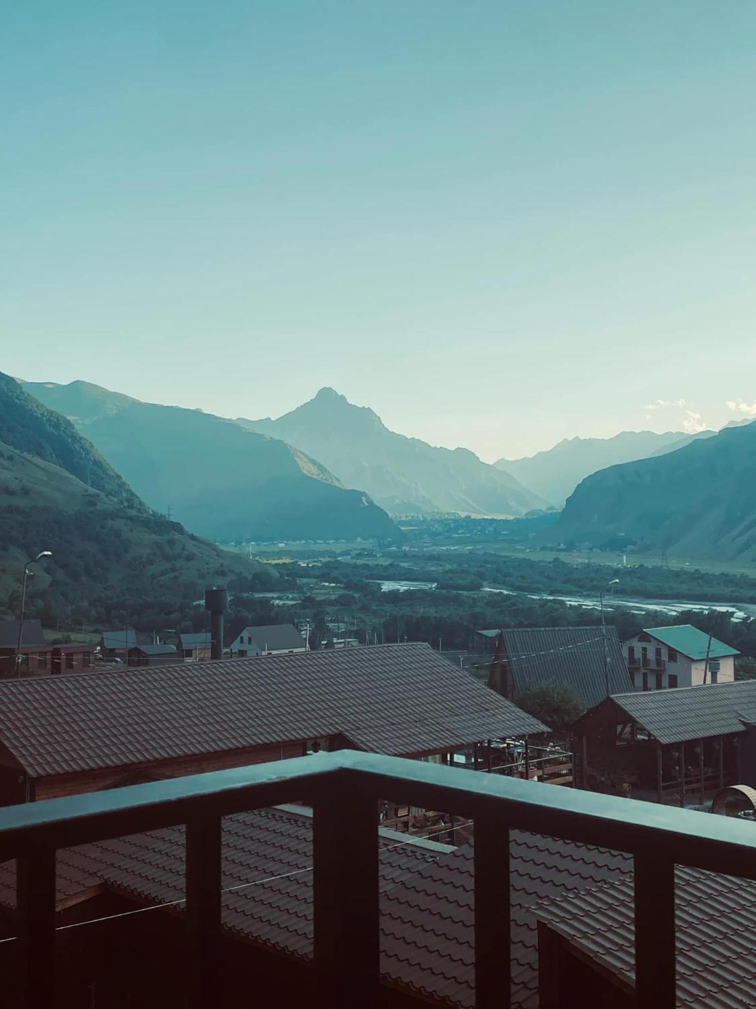 Melodia Kazbegi Stepantsminda Exterior foto